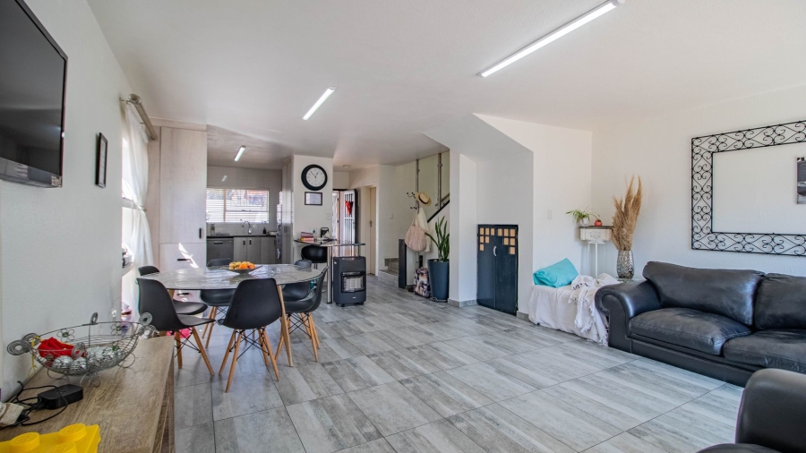 2 Bedroom Property for Sale in Bassonia Gauteng