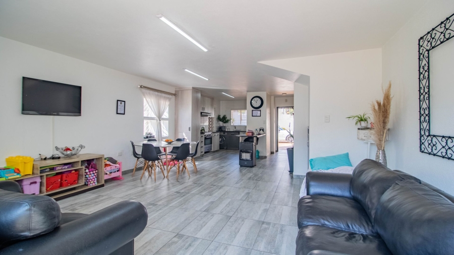 2 Bedroom Property for Sale in Bassonia Gauteng