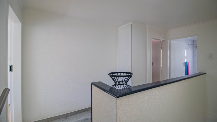 2 Bedroom Property for Sale in Bassonia Gauteng