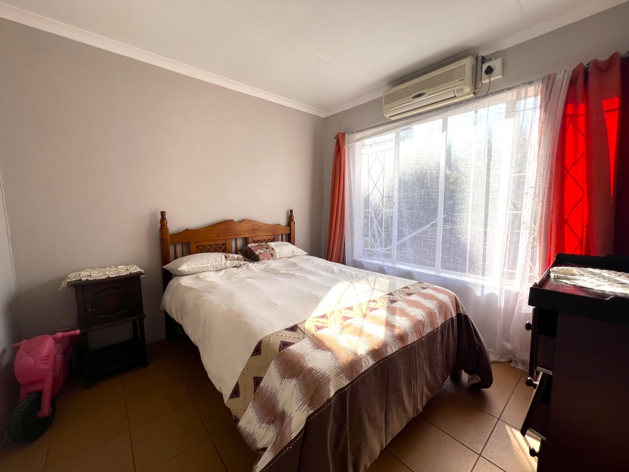 5 Bedroom Property for Sale in Pierre Van Ryneveld Gauteng