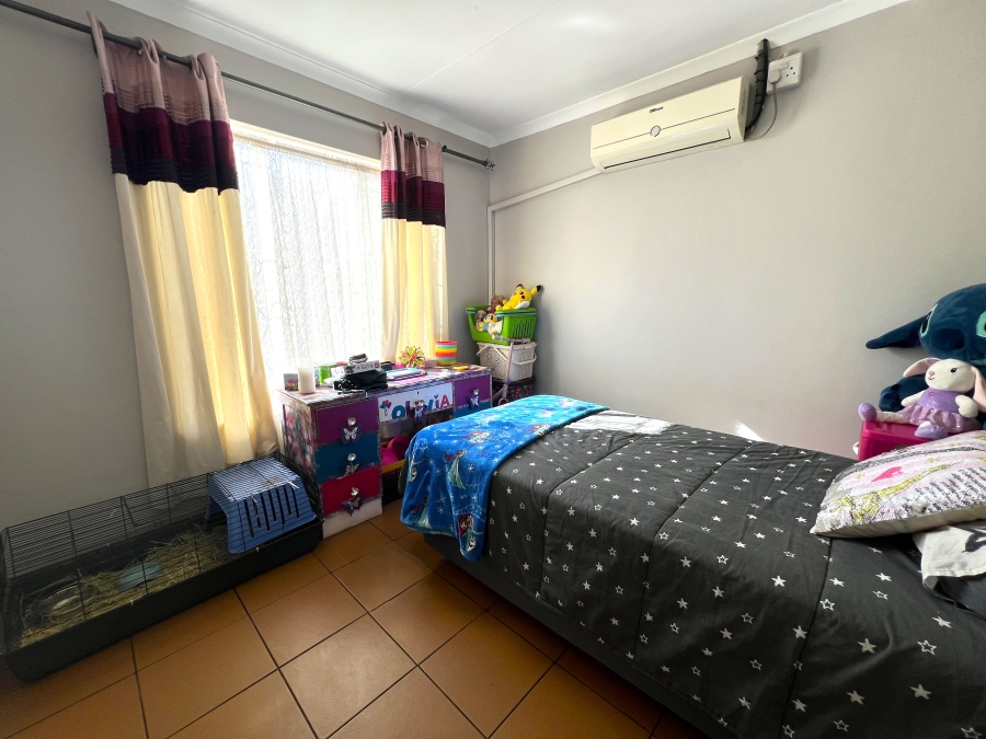 5 Bedroom Property for Sale in Pierre Van Ryneveld Gauteng