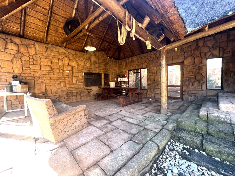 5 Bedroom Property for Sale in Pierre Van Ryneveld Gauteng