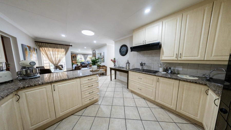 3 Bedroom Property for Sale in Eldoraigne Gauteng