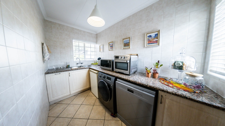 3 Bedroom Property for Sale in Eldoraigne Gauteng