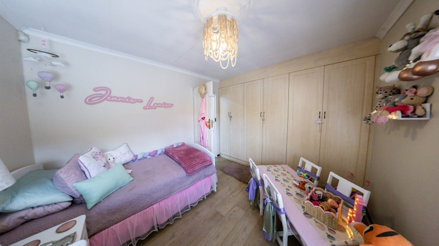 3 Bedroom Property for Sale in Eldoraigne Gauteng