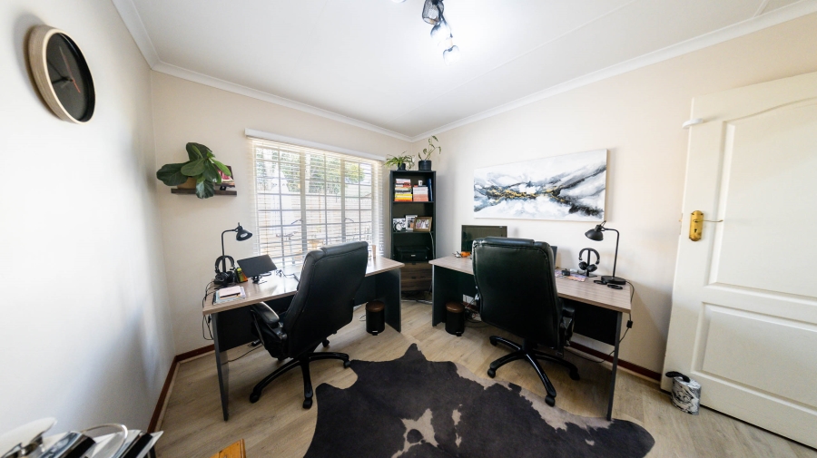 3 Bedroom Property for Sale in Eldoraigne Gauteng