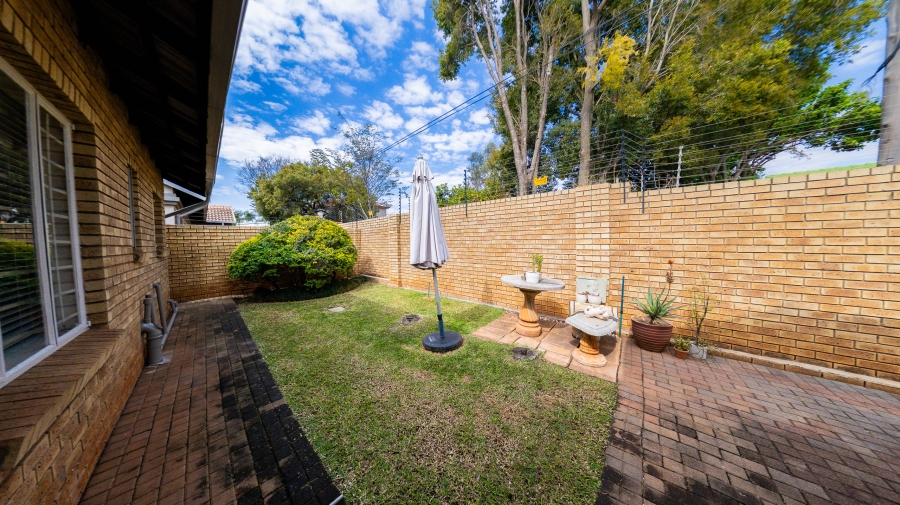 3 Bedroom Property for Sale in Eldoraigne Gauteng