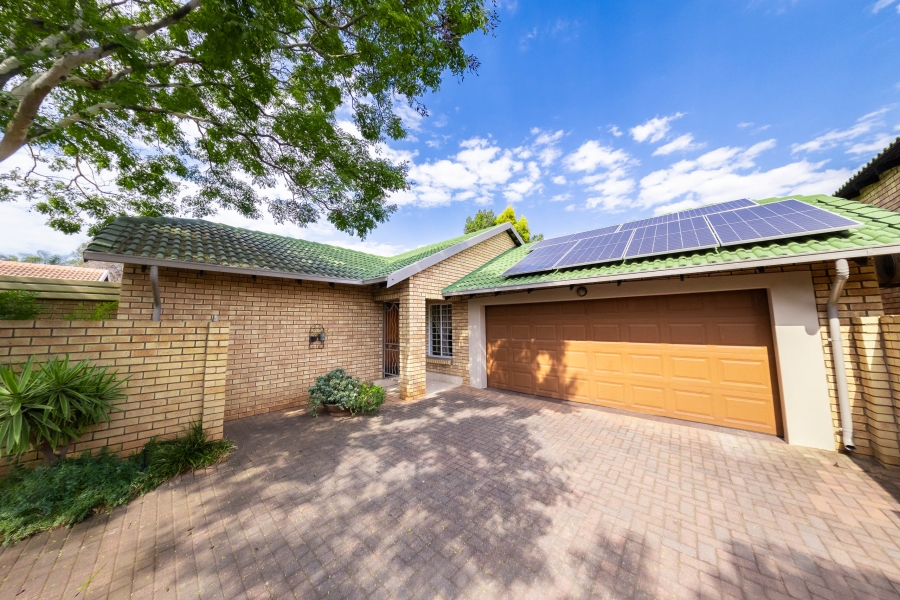 3 Bedroom Property for Sale in Eldoraigne Gauteng