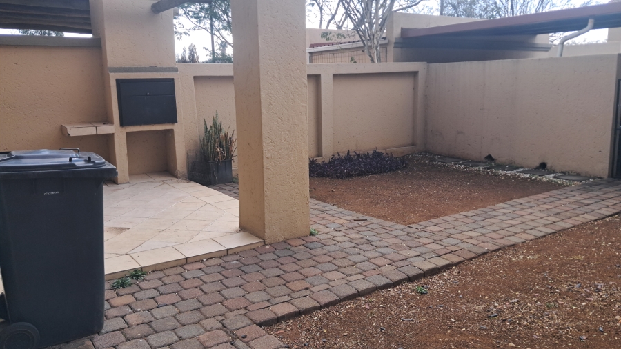 2 Bedroom Property for Sale in Willow Park Manor Gauteng