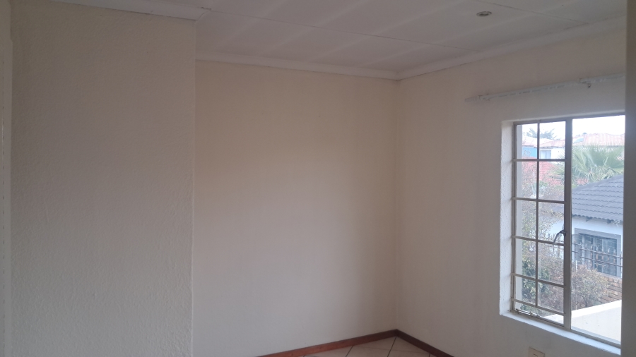 2 Bedroom Property for Sale in Willow Park Manor Gauteng