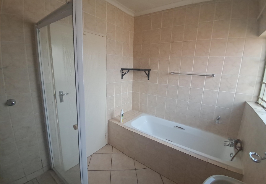 2 Bedroom Property for Sale in Willow Park Manor Gauteng