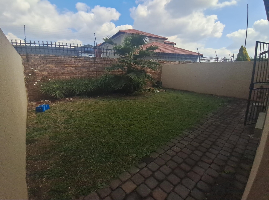 2 Bedroom Property for Sale in Willow Park Manor Gauteng