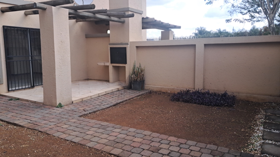 2 Bedroom Property for Sale in Willow Park Manor Gauteng