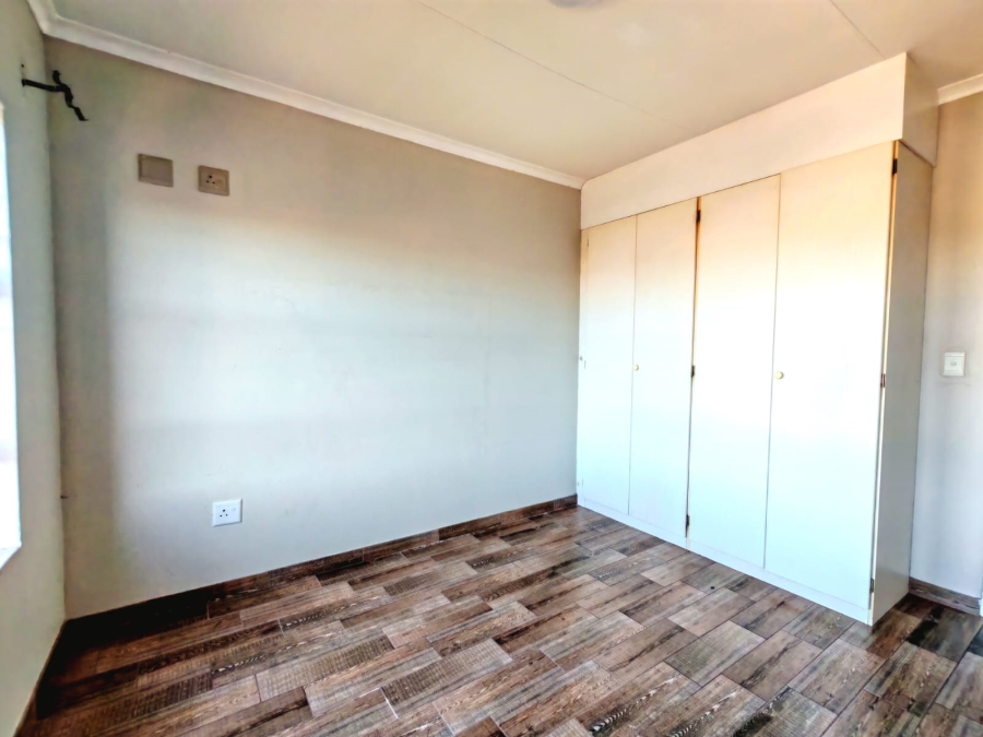 2 Bedroom Property for Sale in Allens Nek Gauteng