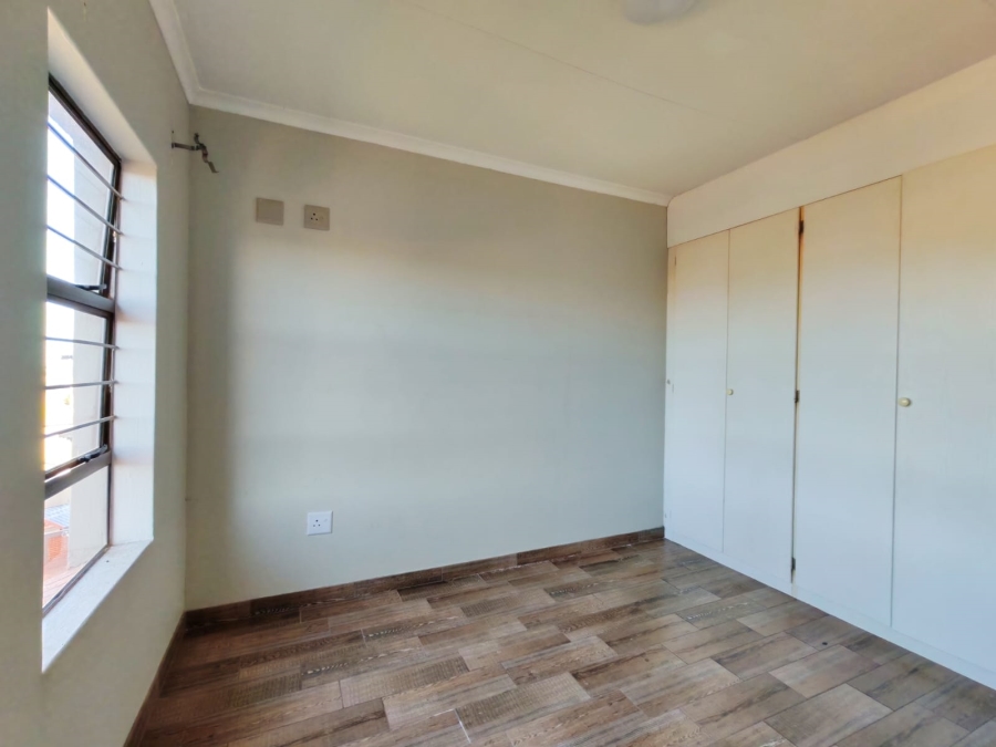 2 Bedroom Property for Sale in Allens Nek Gauteng