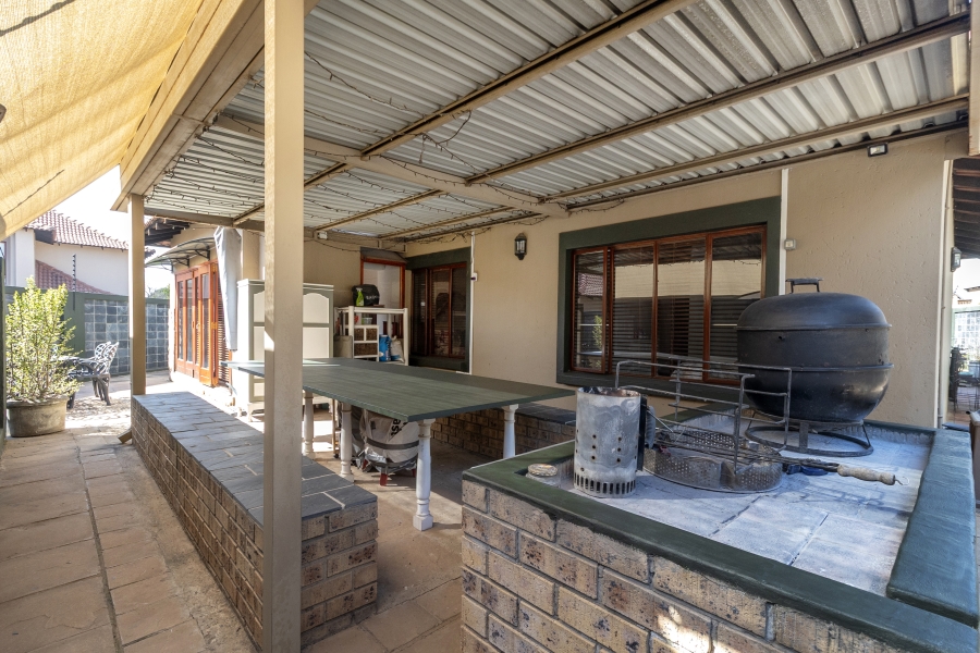 3 Bedroom Property for Sale in Six Fountains Residential Estate Gauteng