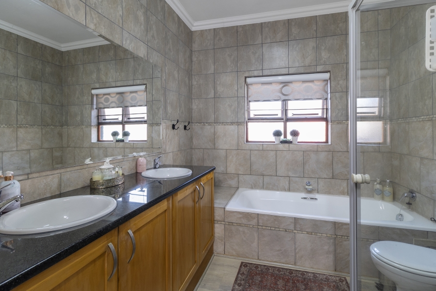 3 Bedroom Property for Sale in Six Fountains Residential Estate Gauteng