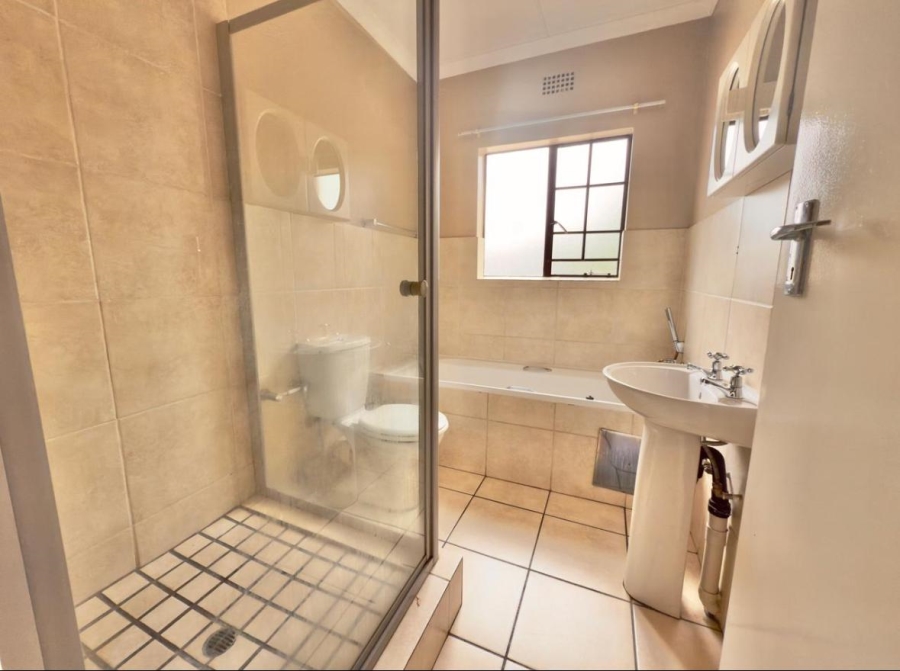 3 Bedroom Property for Sale in Sonneveld Gauteng