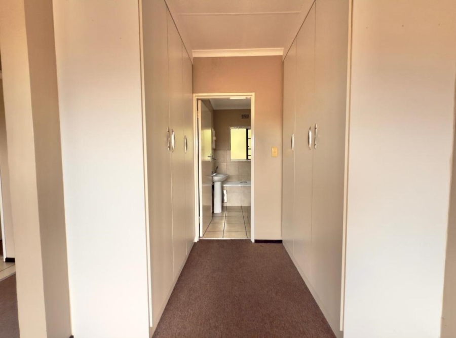 3 Bedroom Property for Sale in Sonneveld Gauteng