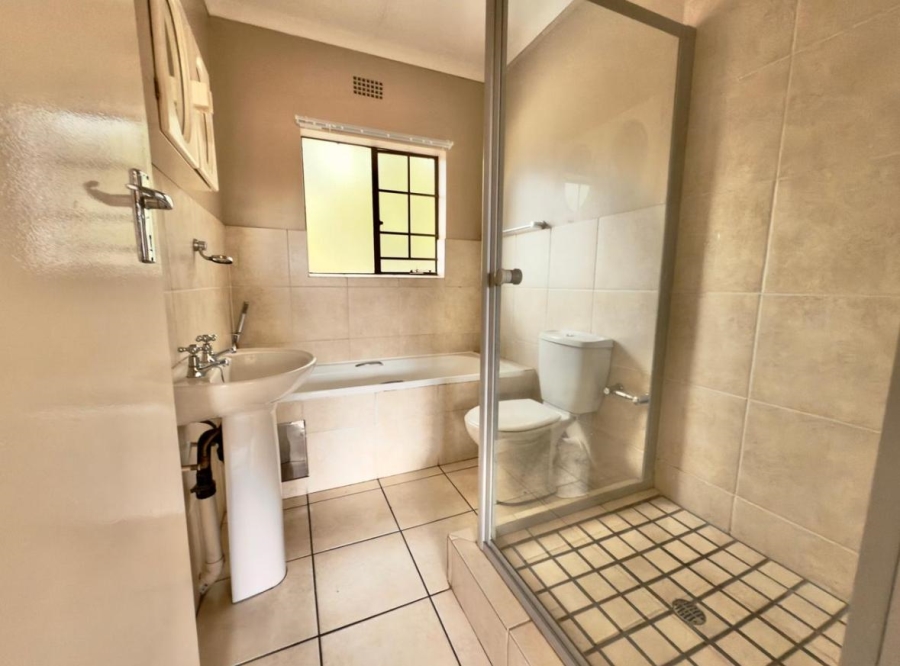 3 Bedroom Property for Sale in Sonneveld Gauteng
