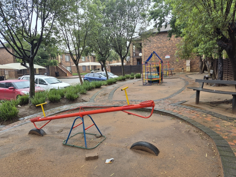 3 Bedroom Property for Sale in Sonneveld Gauteng