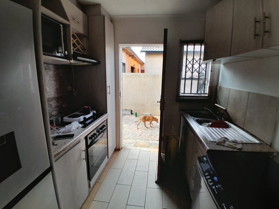 2 Bedroom Property for Sale in Bram Fischerville Gauteng