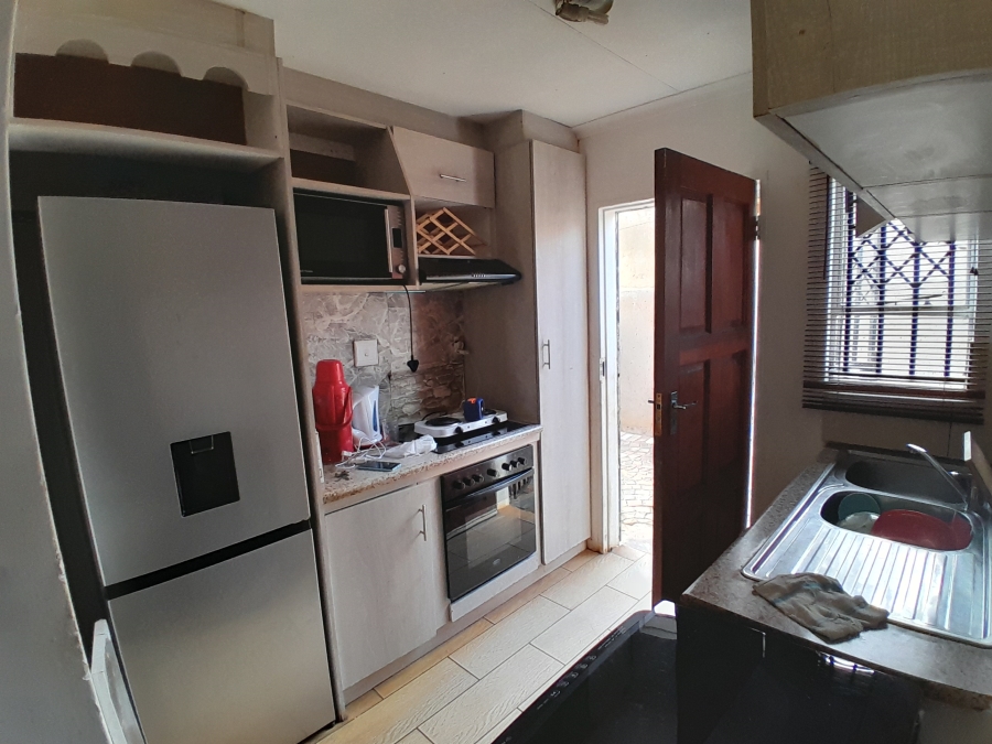 2 Bedroom Property for Sale in Bram Fischerville Gauteng