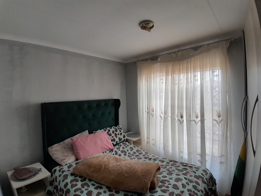 2 Bedroom Property for Sale in Bram Fischerville Gauteng