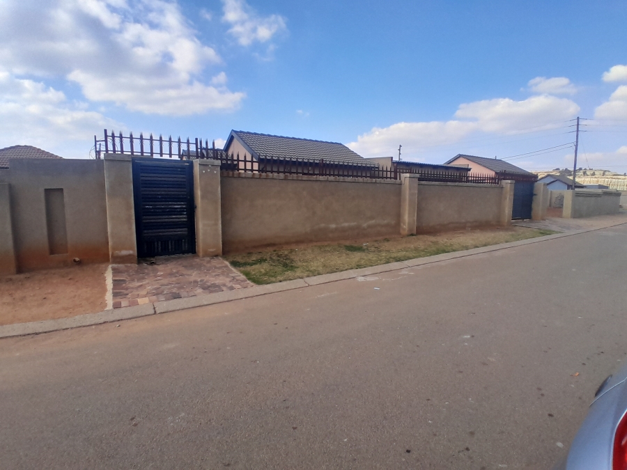 2 Bedroom Property for Sale in Bram Fischerville Gauteng