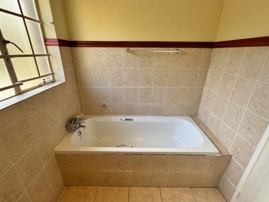 3 Bedroom Property for Sale in Annlin Gauteng