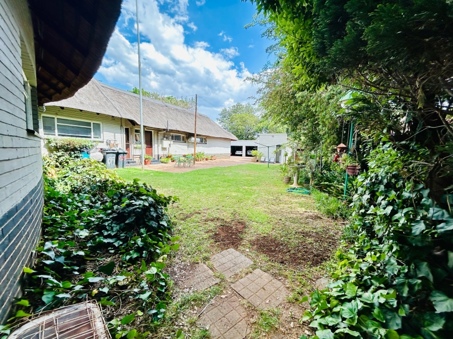 5 Bedroom Property for Sale in Clubview Gauteng