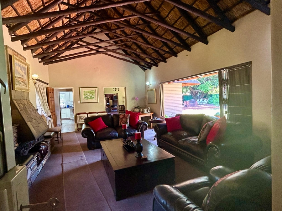 5 Bedroom Property for Sale in Clubview Gauteng