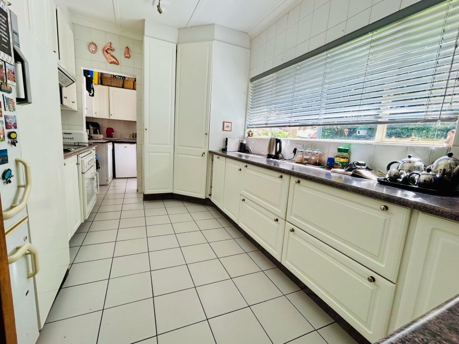 5 Bedroom Property for Sale in Clubview Gauteng