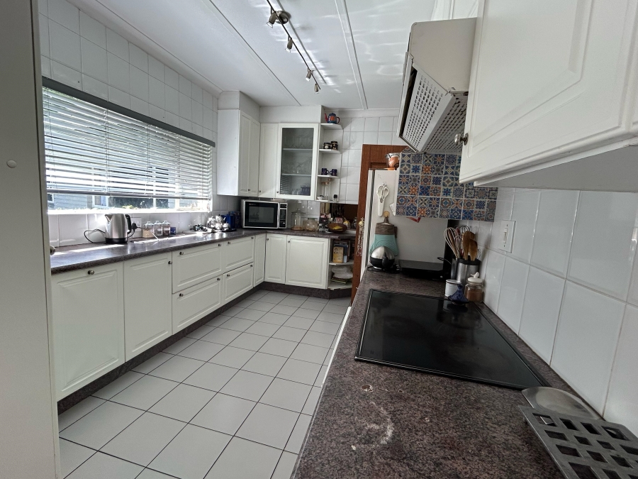 5 Bedroom Property for Sale in Clubview Gauteng