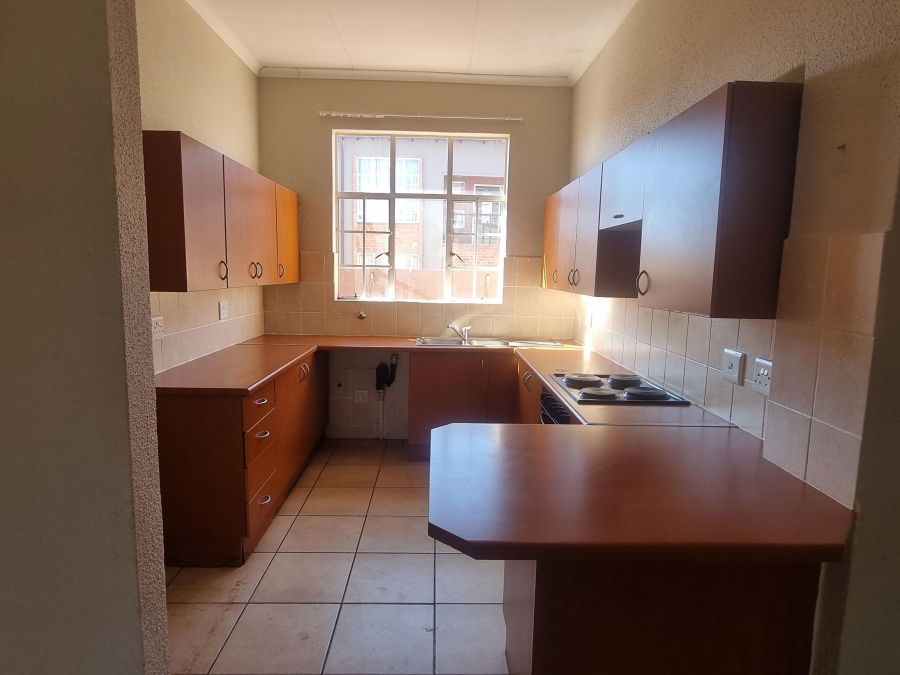 2 Bedroom Property for Sale in Honeydew Gauteng