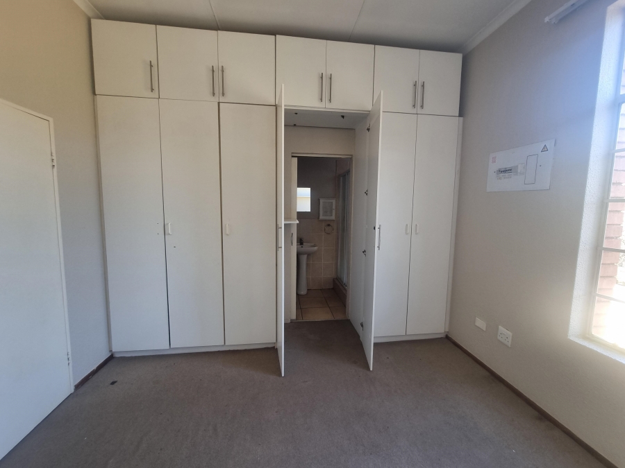 2 Bedroom Property for Sale in Honeydew Gauteng