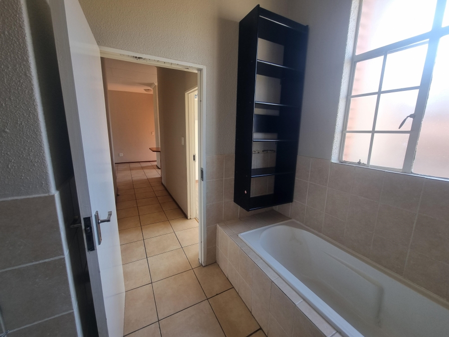 2 Bedroom Property for Sale in Honeydew Gauteng