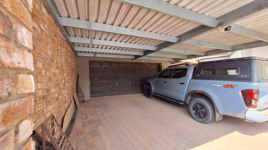 3 Bedroom Property for Sale in Thatchfield Estate Gauteng