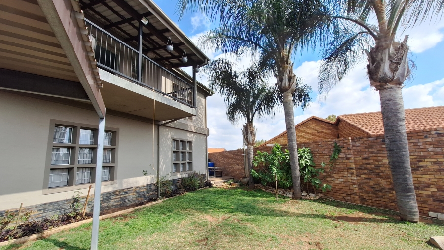 3 Bedroom Property for Sale in Thatchfield Estate Gauteng