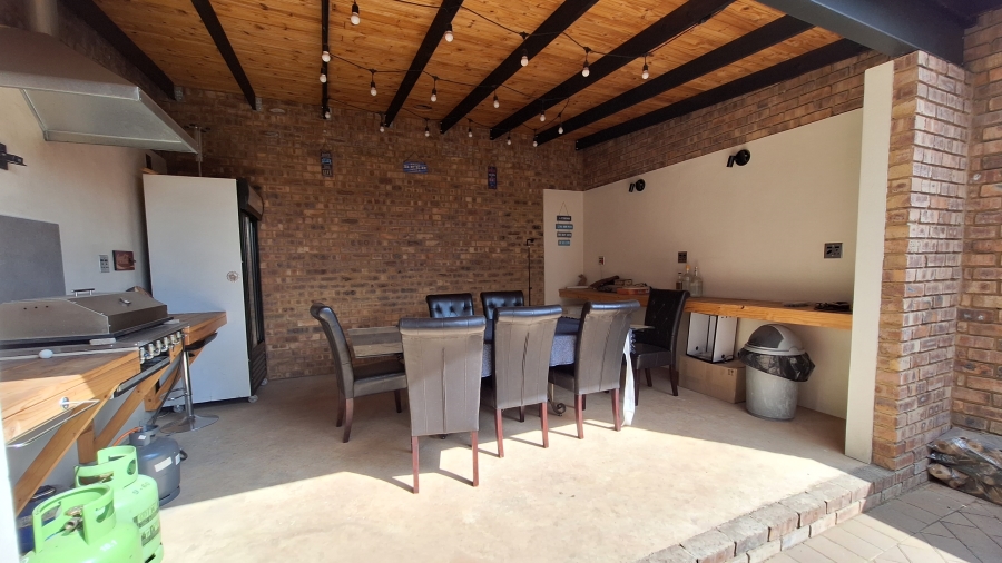 3 Bedroom Property for Sale in Thatchfield Estate Gauteng