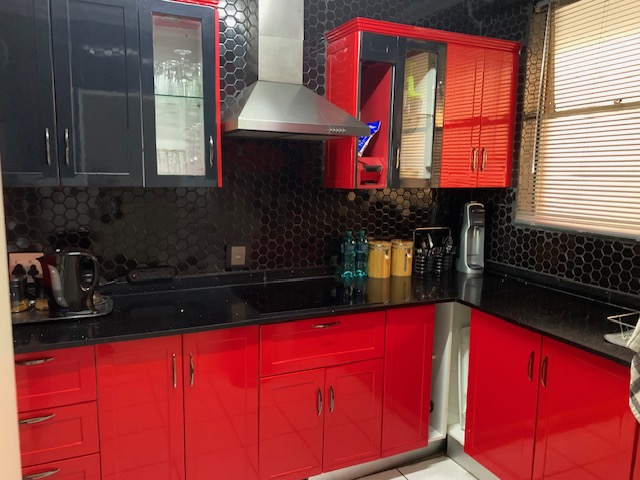 2 Bedroom Property for Sale in La Montagne Gauteng