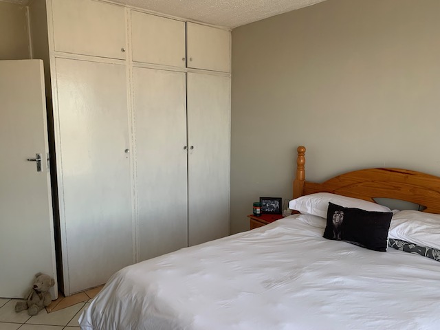 2 Bedroom Property for Sale in La Montagne Gauteng