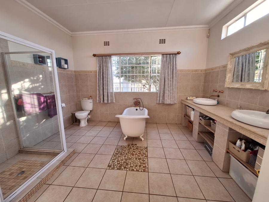 3 Bedroom Property for Sale in Monument Gauteng