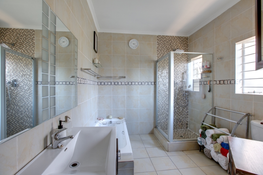 To Let 4 Bedroom Property for Rent in Morningside Gauteng
