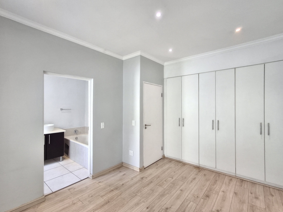 2 Bedroom Property for Sale in Craighall Park Gauteng