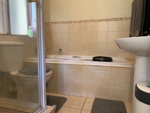 2 Bedroom Property for Sale in Zambezi Country Estate Gauteng
