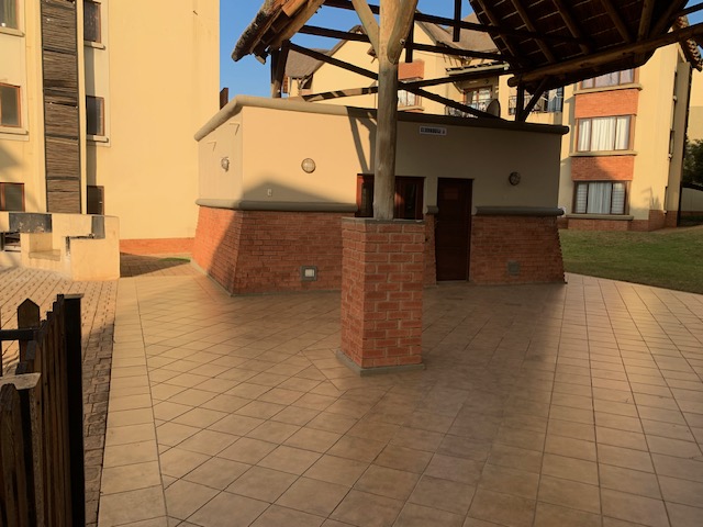 2 Bedroom Property for Sale in Zambezi Country Estate Gauteng