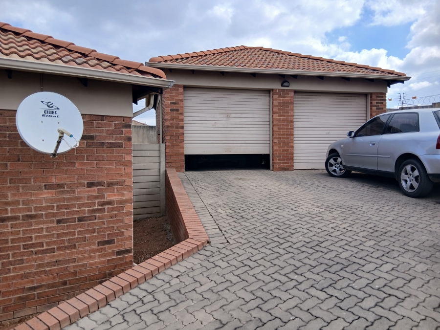 3 Bedroom Property for Sale in Thatch Hill Estate Gauteng