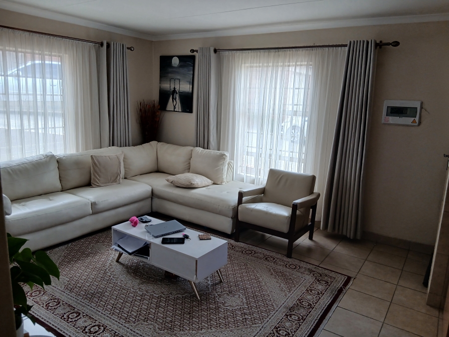 3 Bedroom Property for Sale in Thatch Hill Estate Gauteng
