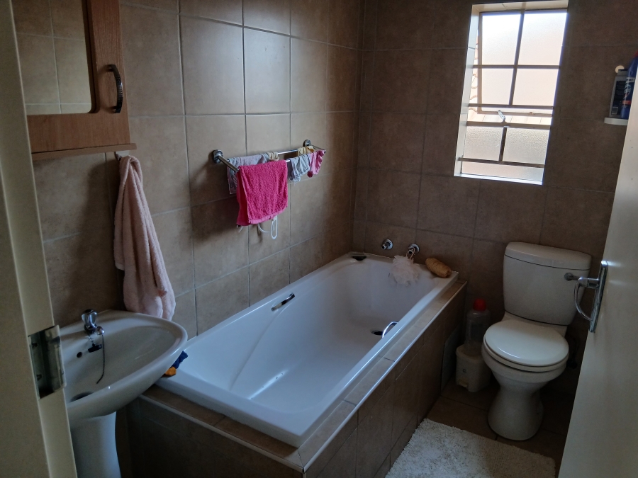 3 Bedroom Property for Sale in Thatch Hill Estate Gauteng